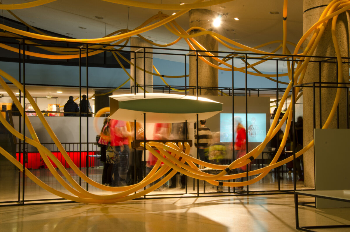 Installation20 OCTO20 P7 C 120at20the20 Foyer208431361431