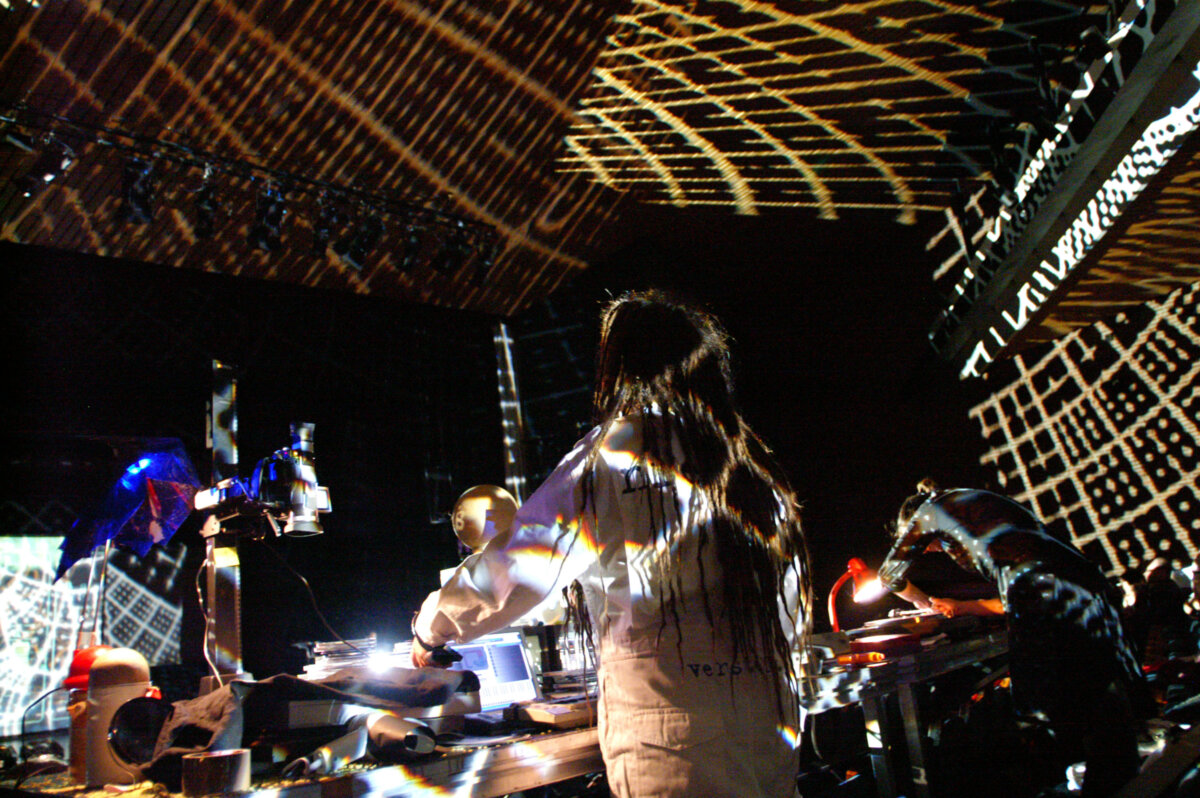 Resonant20 Memory20 Traces203